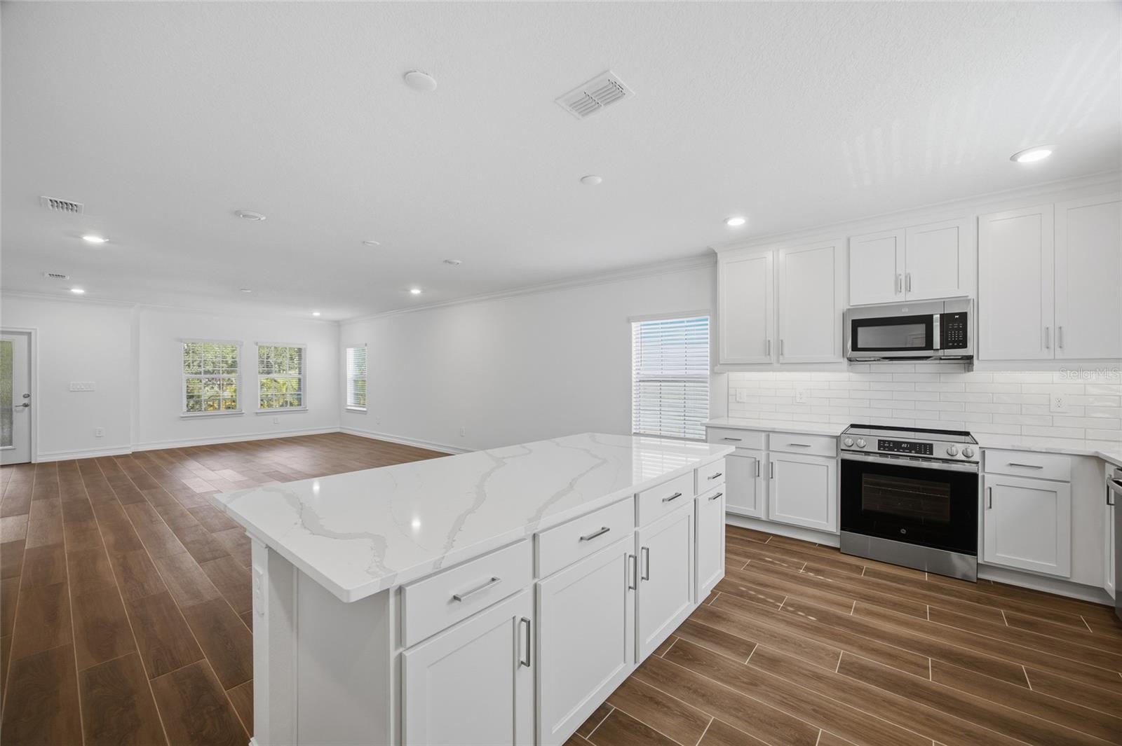 TOWNES AT MANHATTAN CROSSING - Residential Lease