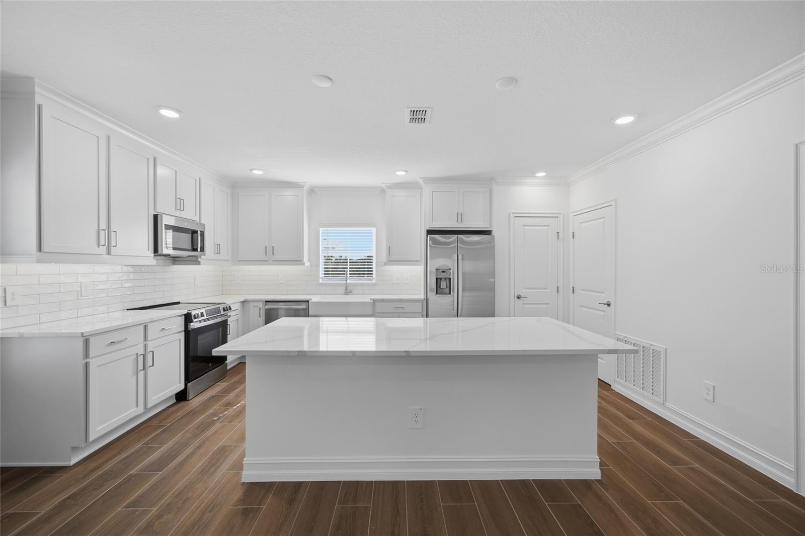 TOWNES AT MANHATTAN CROSSING - Residential Lease