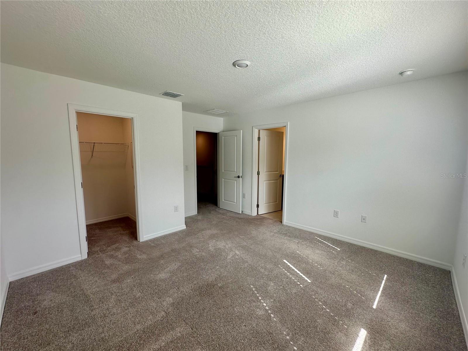 RIVERFRONT ESTATES SOUTH - Residential