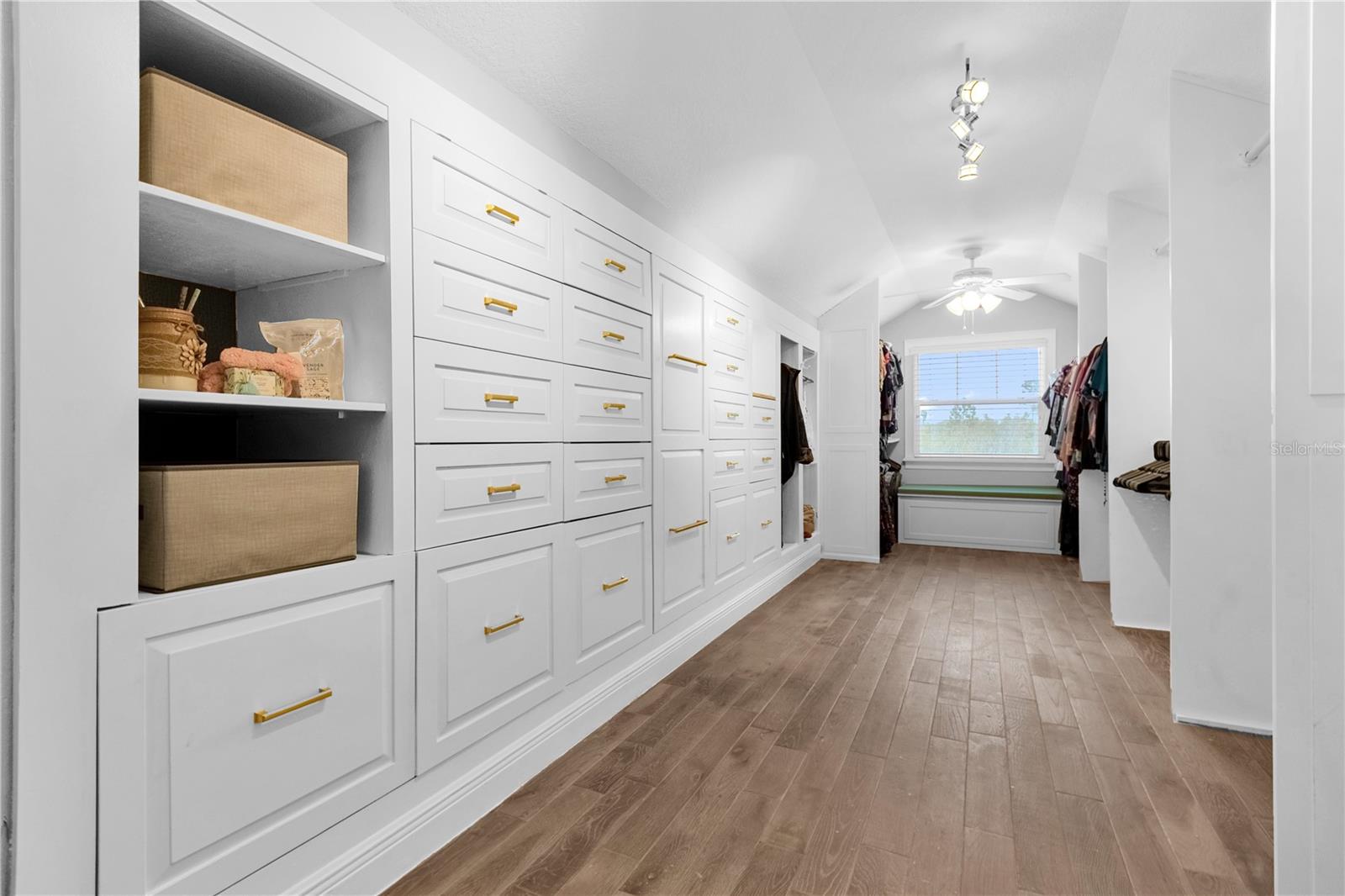 SOUTH SYLVAN LAKE SHORES - Residential