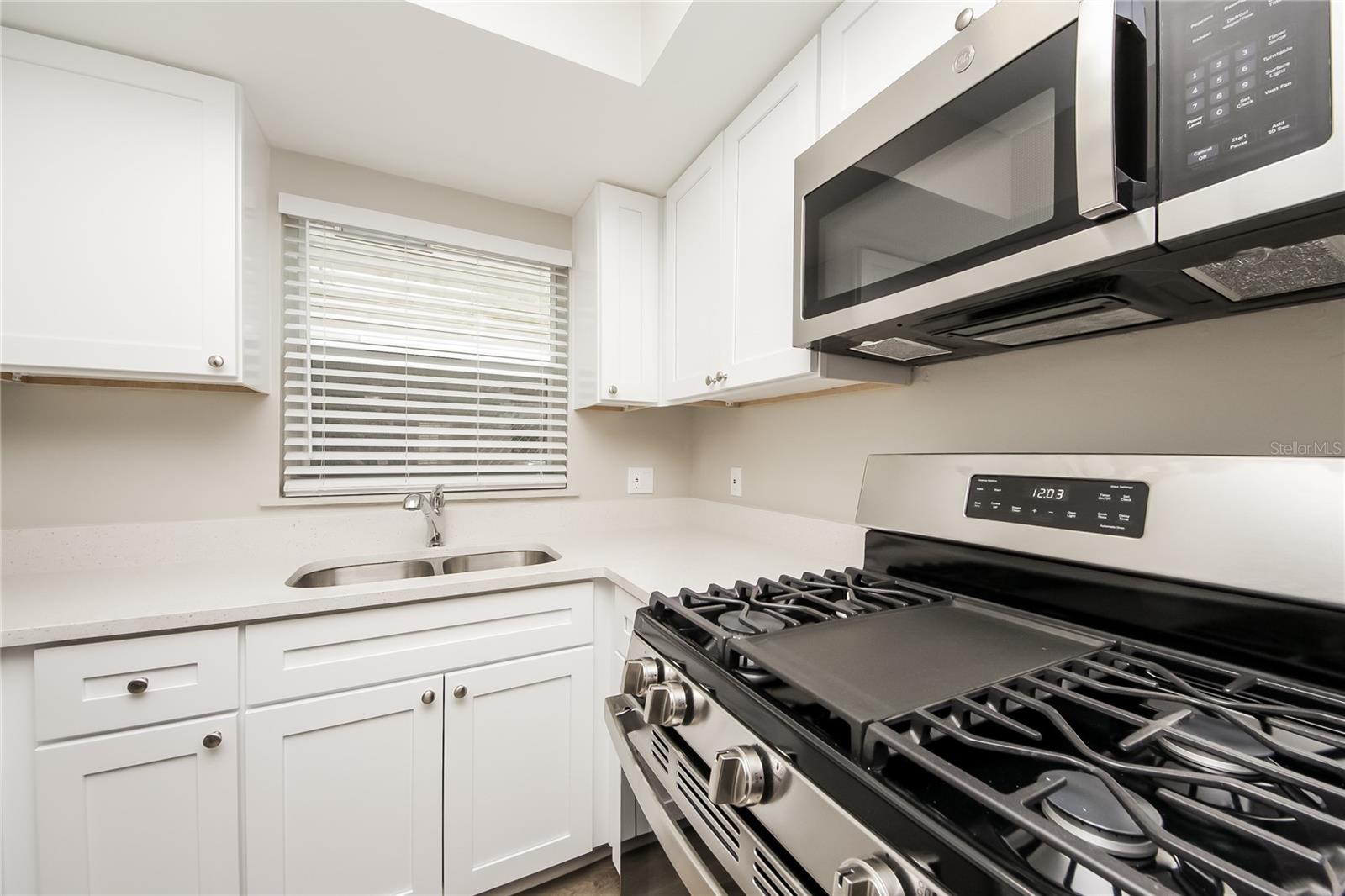 TIMBER WOOD - Residential Lease