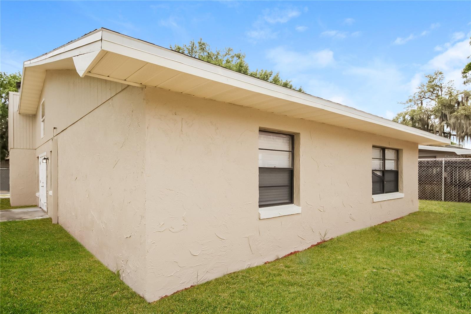 TIMBER WOOD - Residential Lease