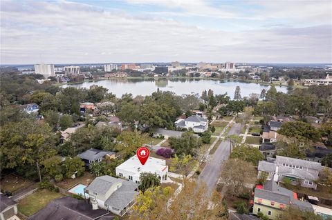 A home in LAKELAND