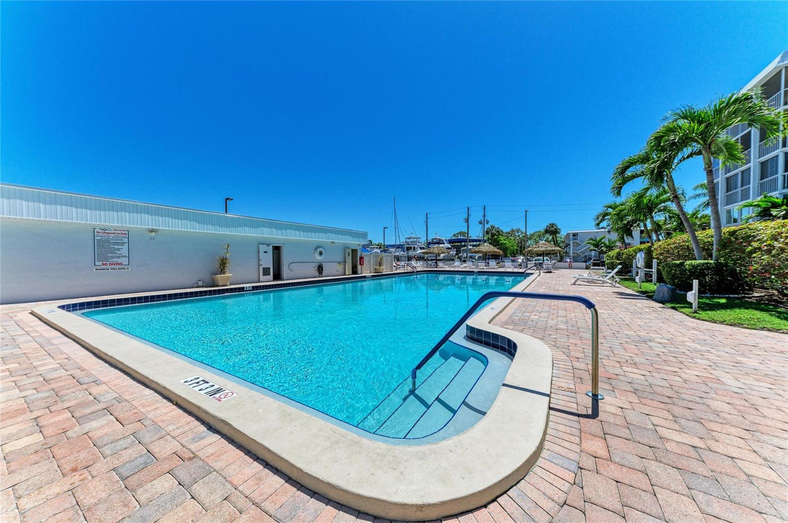 MOORINGS OF MAXIMO CONDO - Residential