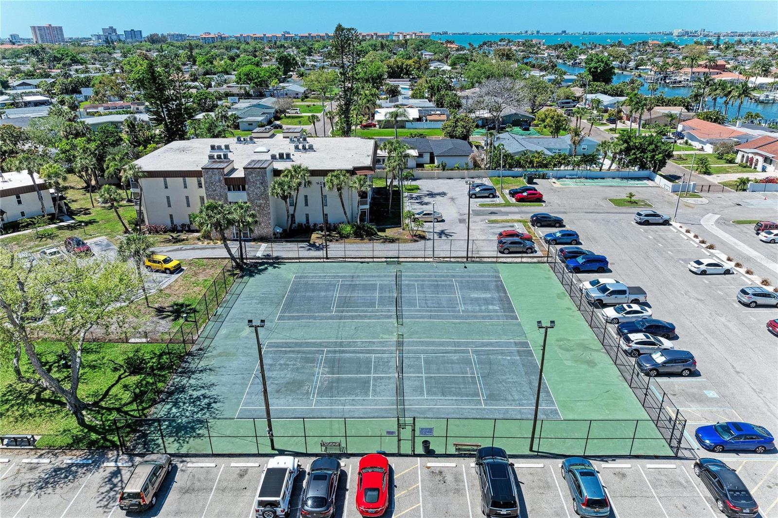 MOORINGS OF MAXIMO CONDO - Residential