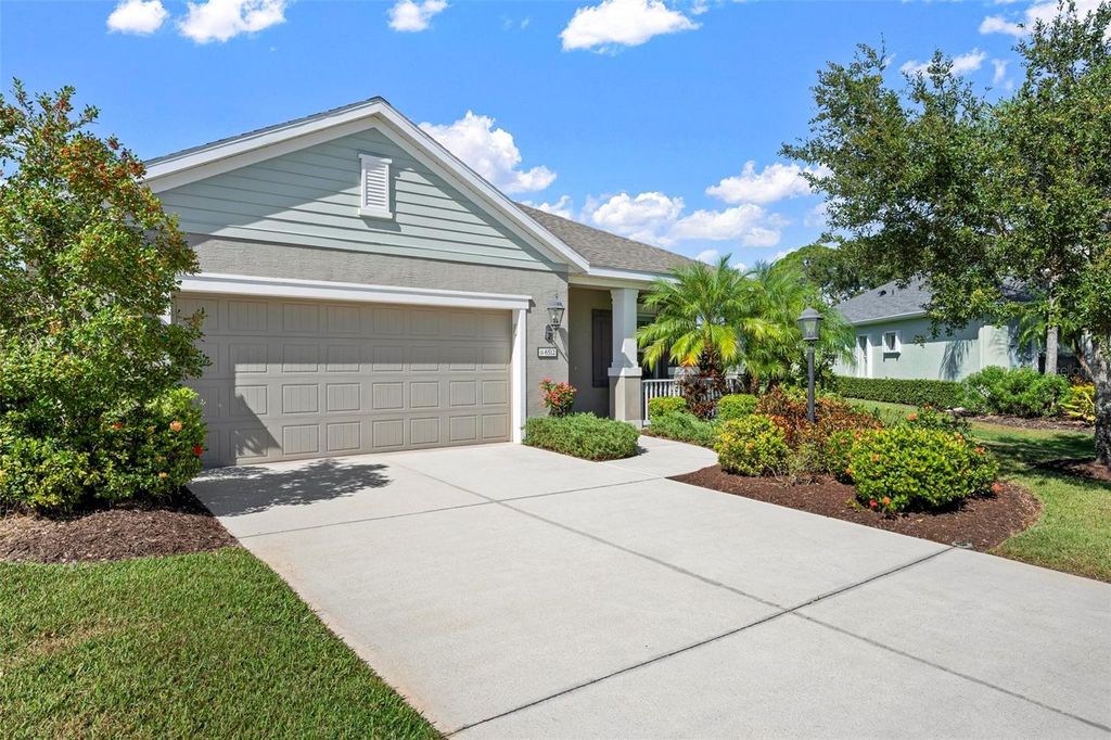 Photo of 6512 Palm Leaf Court, Sarasota, FL 34243 (MLS # A4671196)