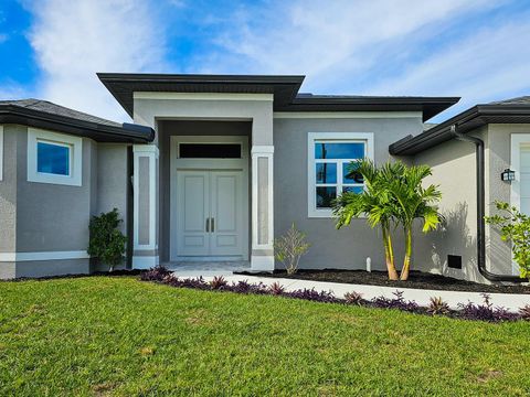 A home in PORT CHARLOTTE