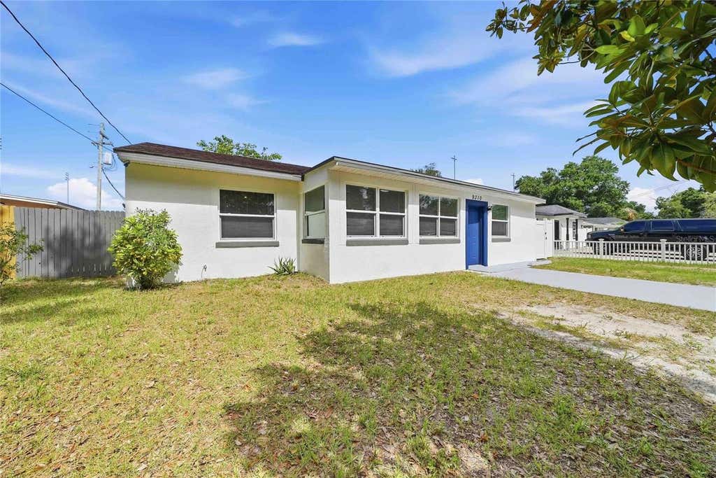 Photo of 9310 N Dartmouth Avenue, Tampa, FL 33612 (MLS # TB8517554)