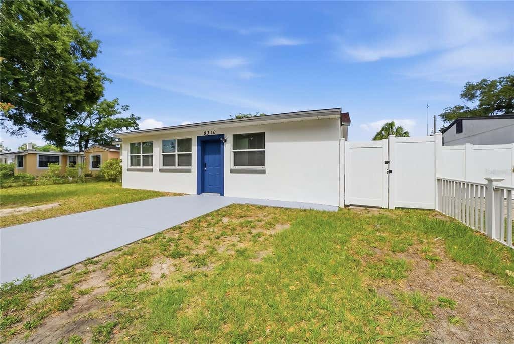 Photo of 9310 N Dartmouth Avenue, Tampa, FL 33612 (MLS # TB8517554)