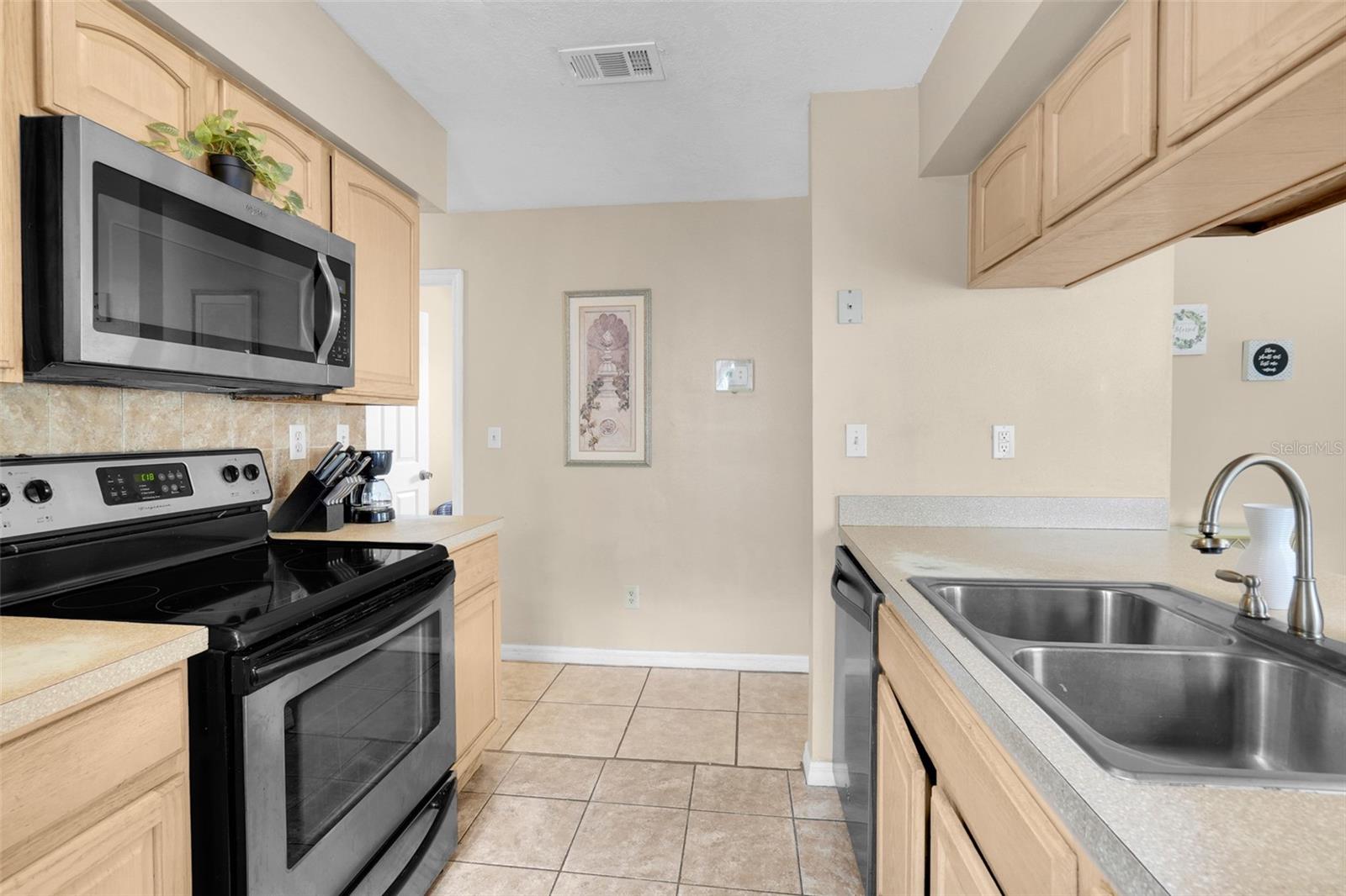 VILLAS AT SHADOW BAY PH 6 ADD CONDO - Residential