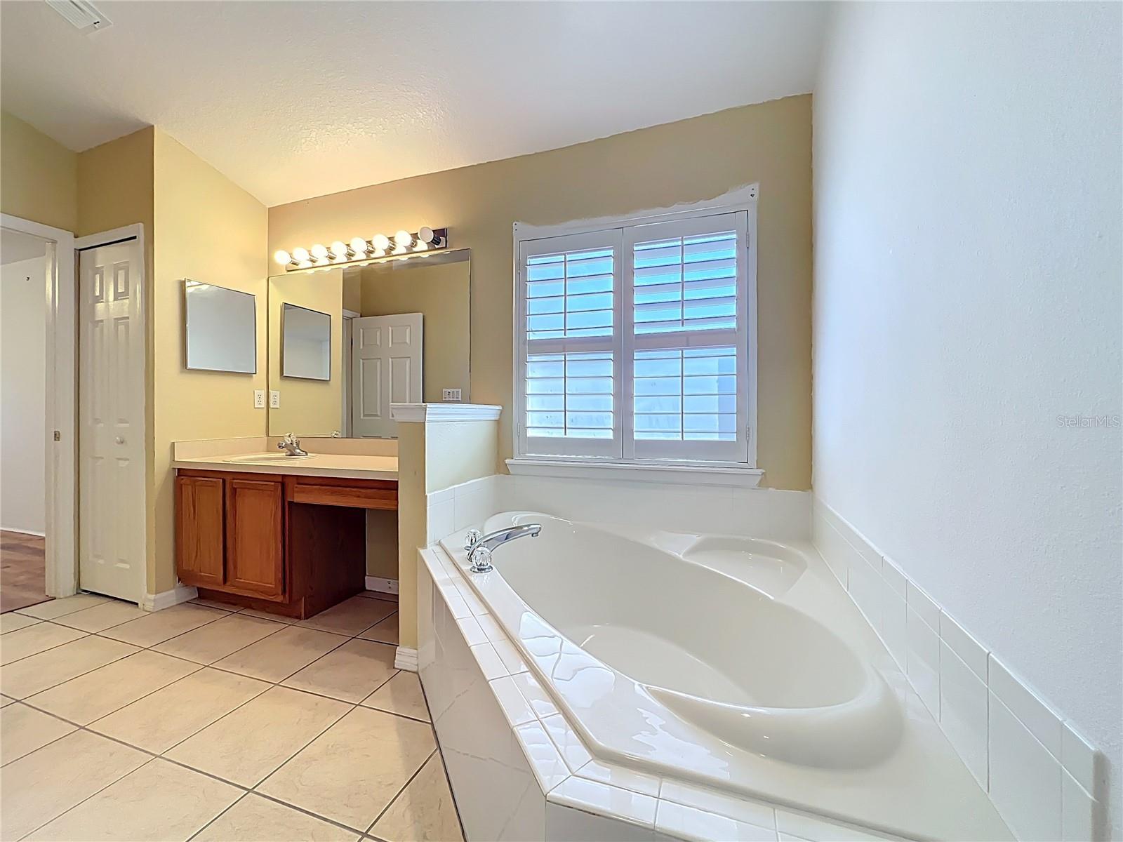 FAIRWAYS AT MT PLYMOUTH PH 03 LT 115 PB 04 - Residential