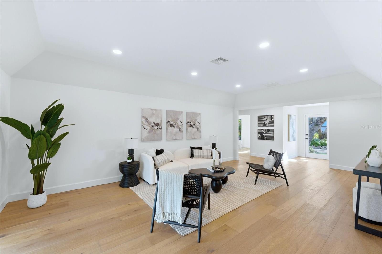 SIESTA BEACH - Residential