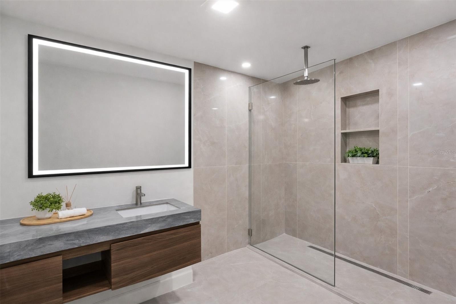 SIESTA BEACH - Residential