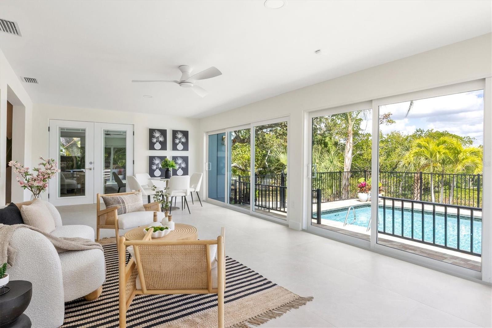 SIESTA BEACH - Residential