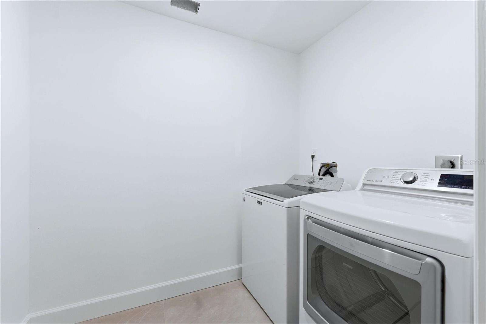 SIESTA BEACH - Residential