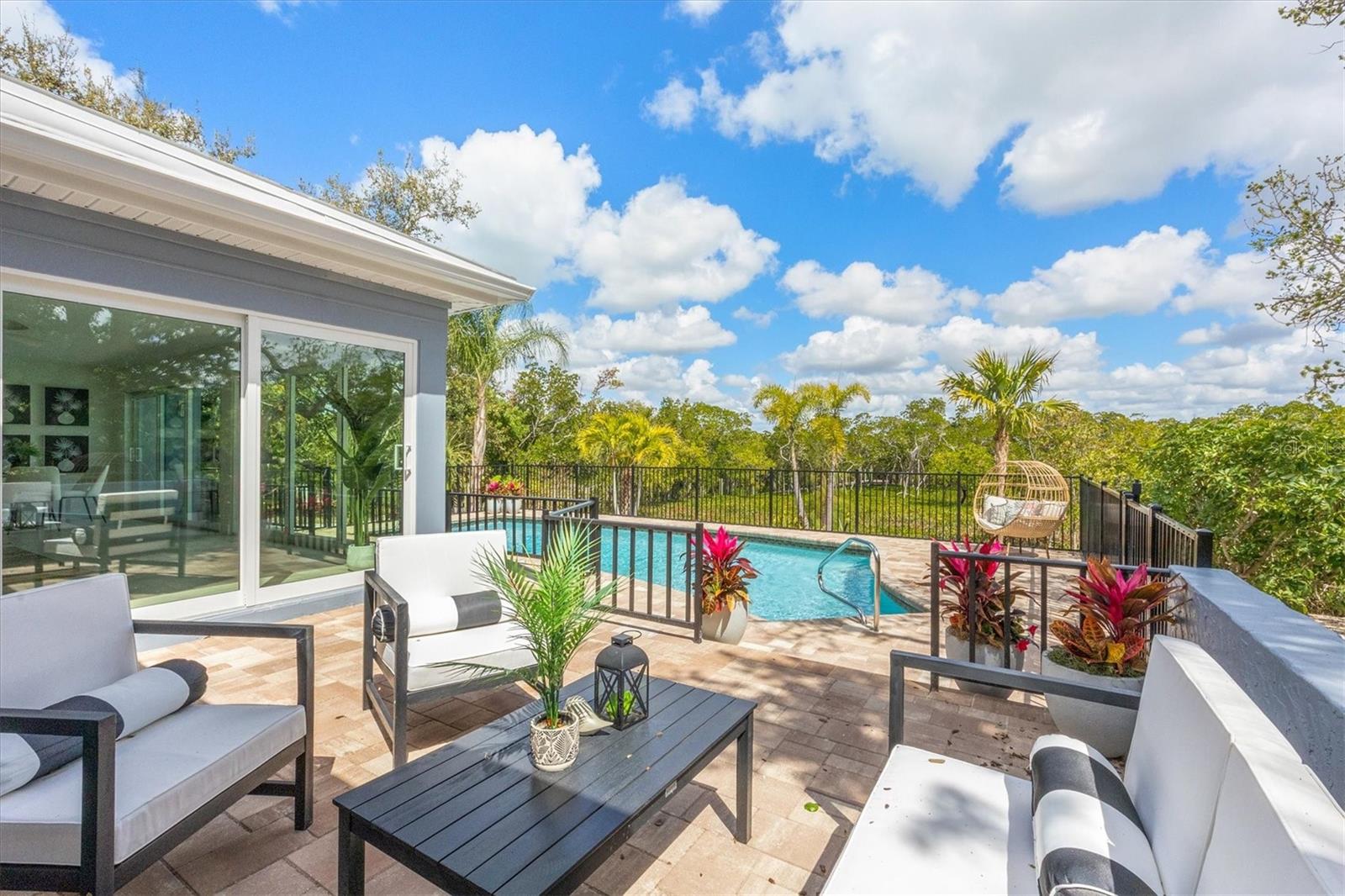 SIESTA BEACH - Residential