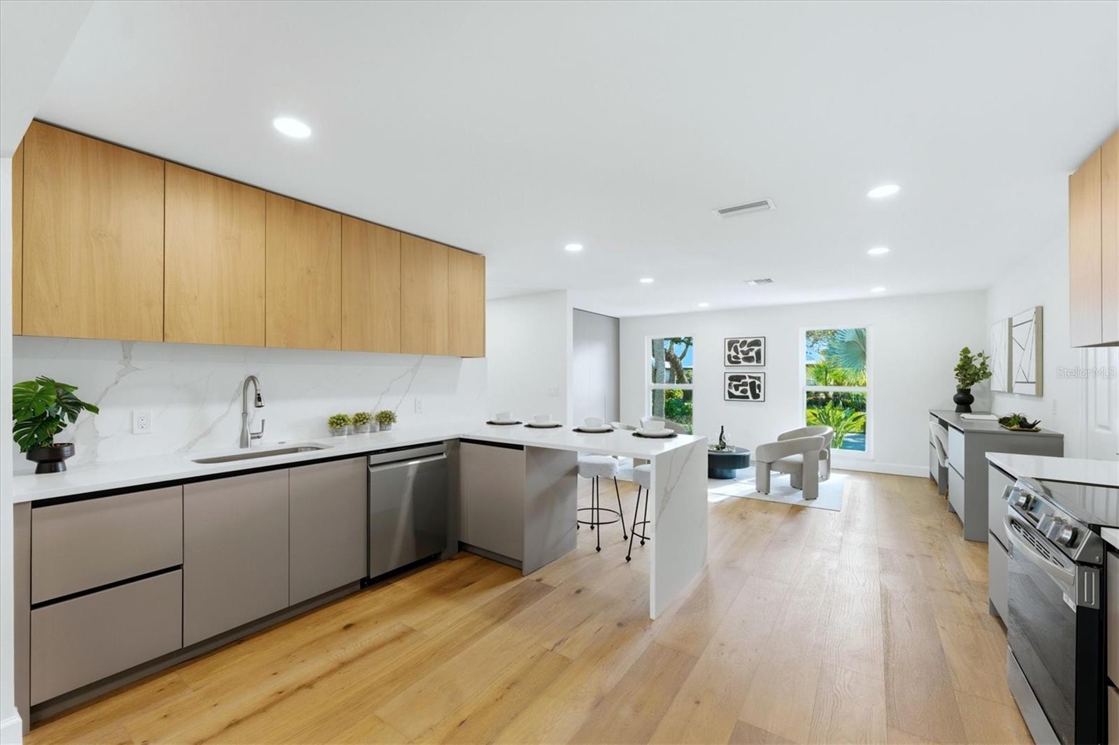 SIESTA BEACH - Residential