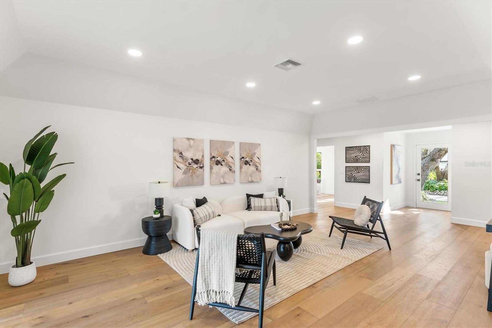 SIESTA BEACH - Residential