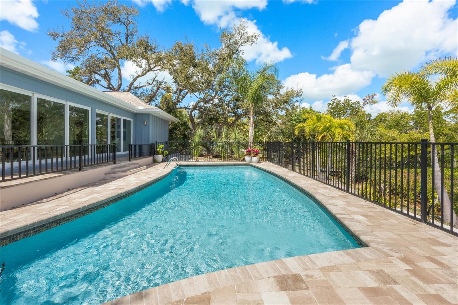 SIESTA BEACH - Residential