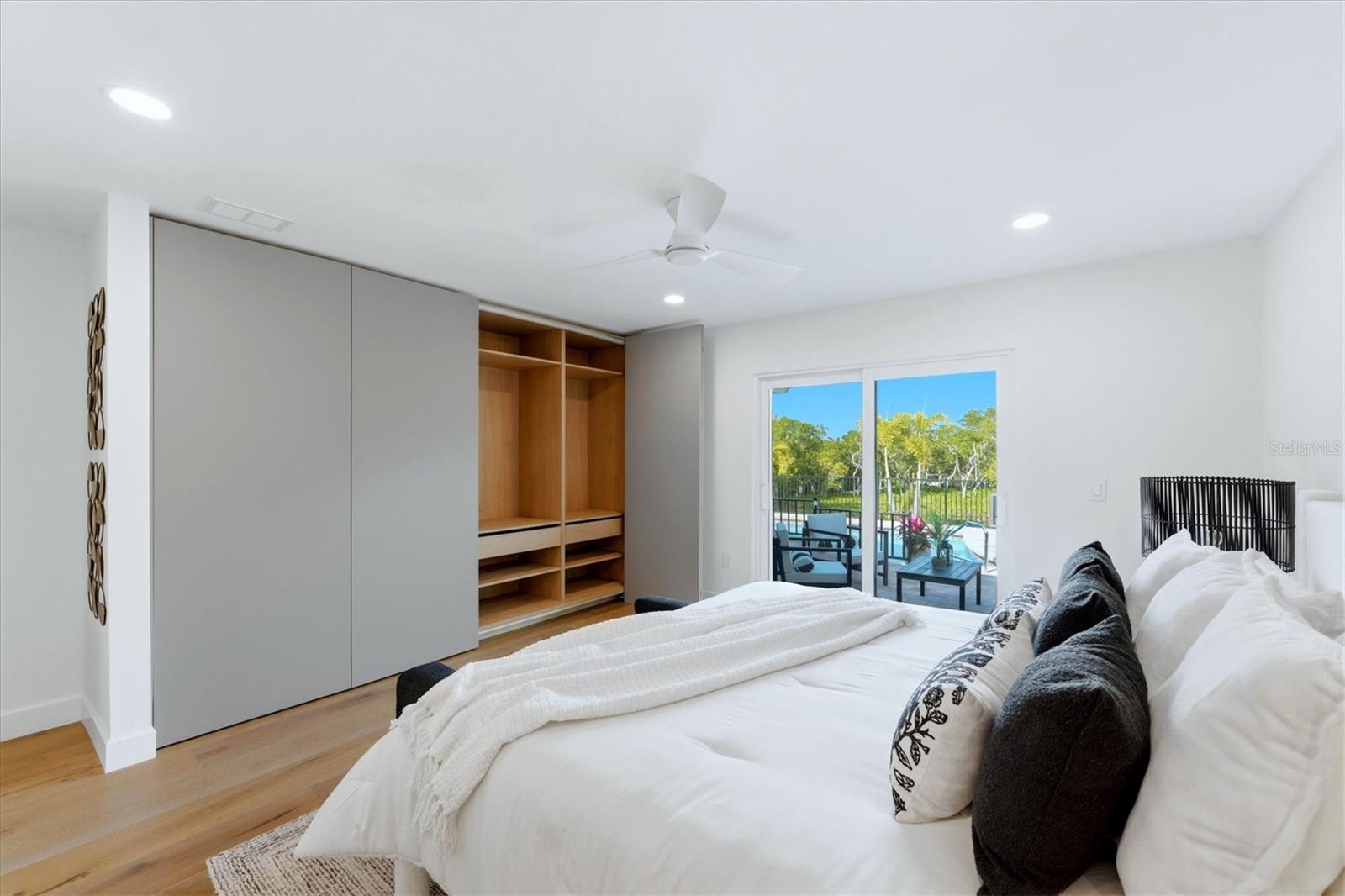 SIESTA BEACH - Residential