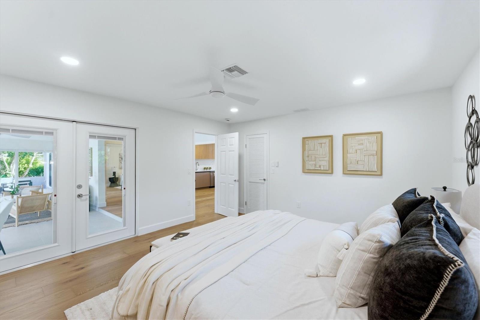 SIESTA BEACH - Residential