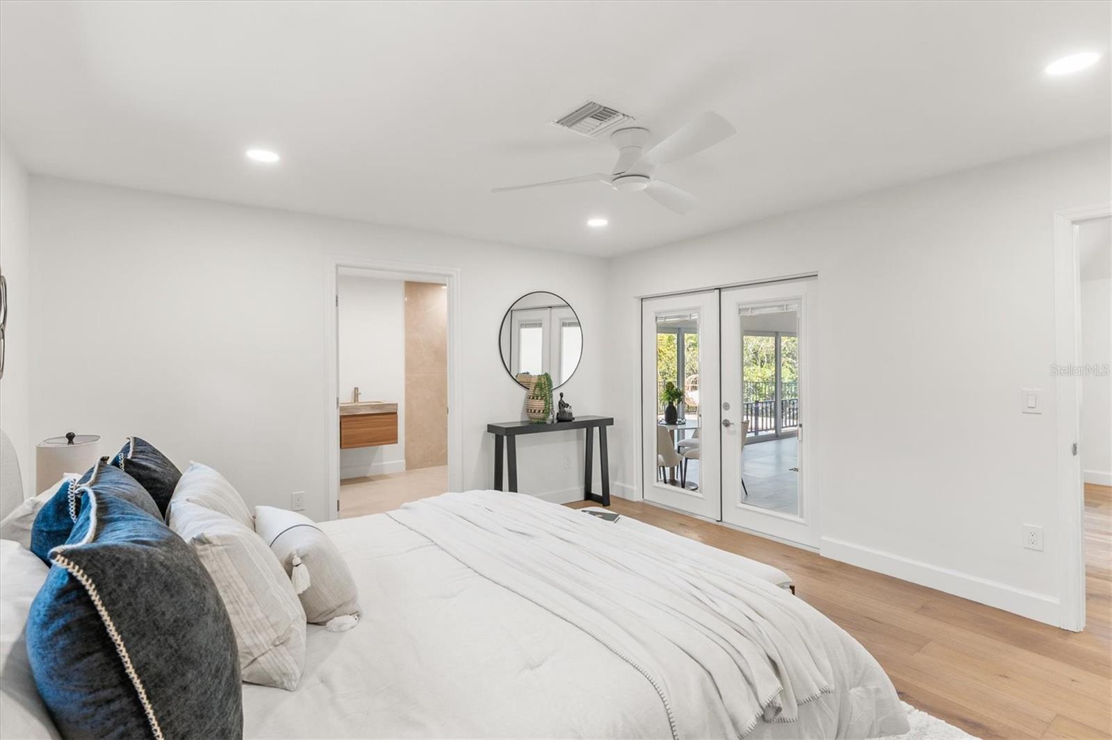 SIESTA BEACH - Residential