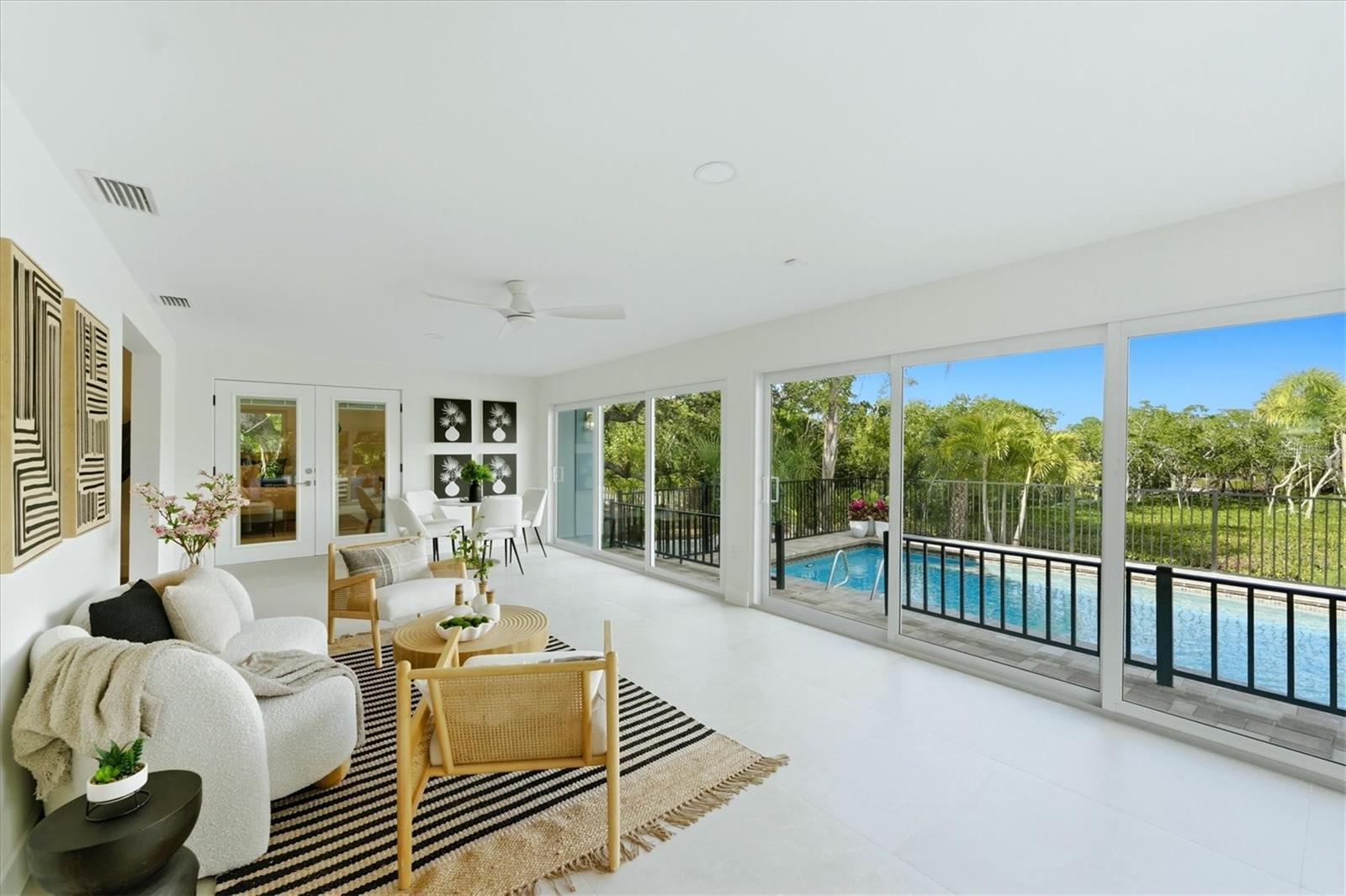 SIESTA BEACH - Residential