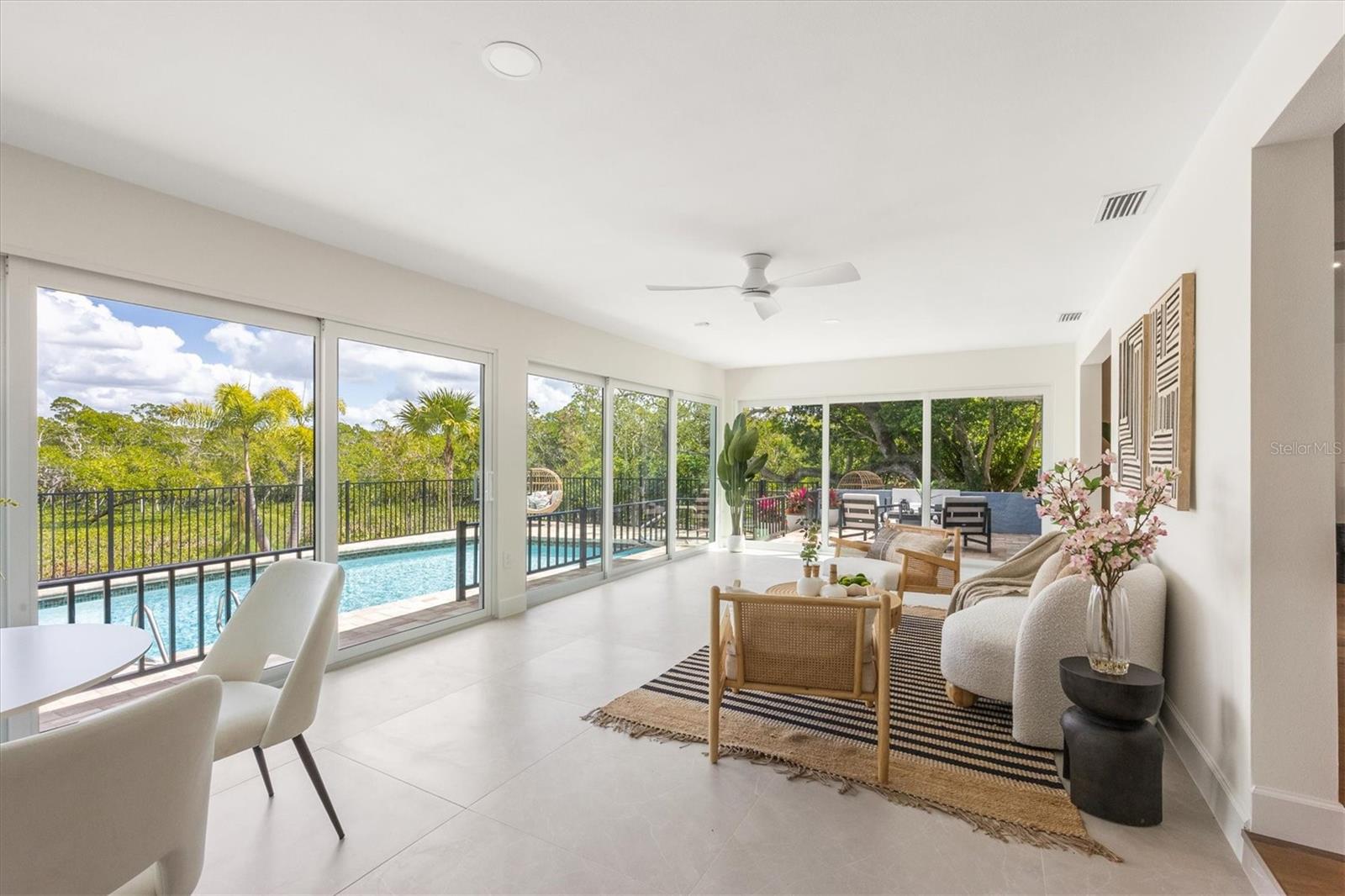 SIESTA BEACH - Residential