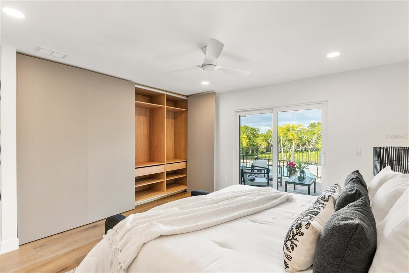 SIESTA BEACH - Residential