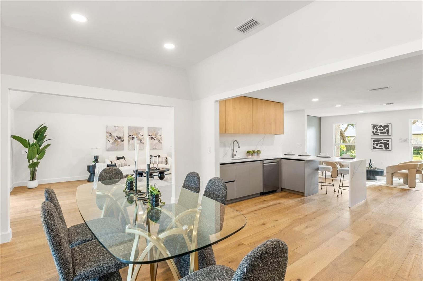 SIESTA BEACH - Residential