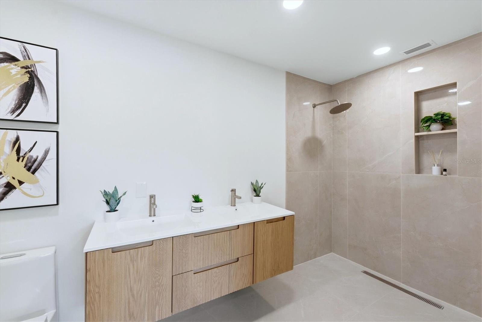 SIESTA BEACH - Residential