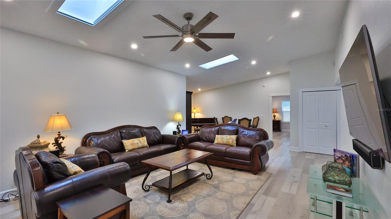 Florida Shores 01 - Residential