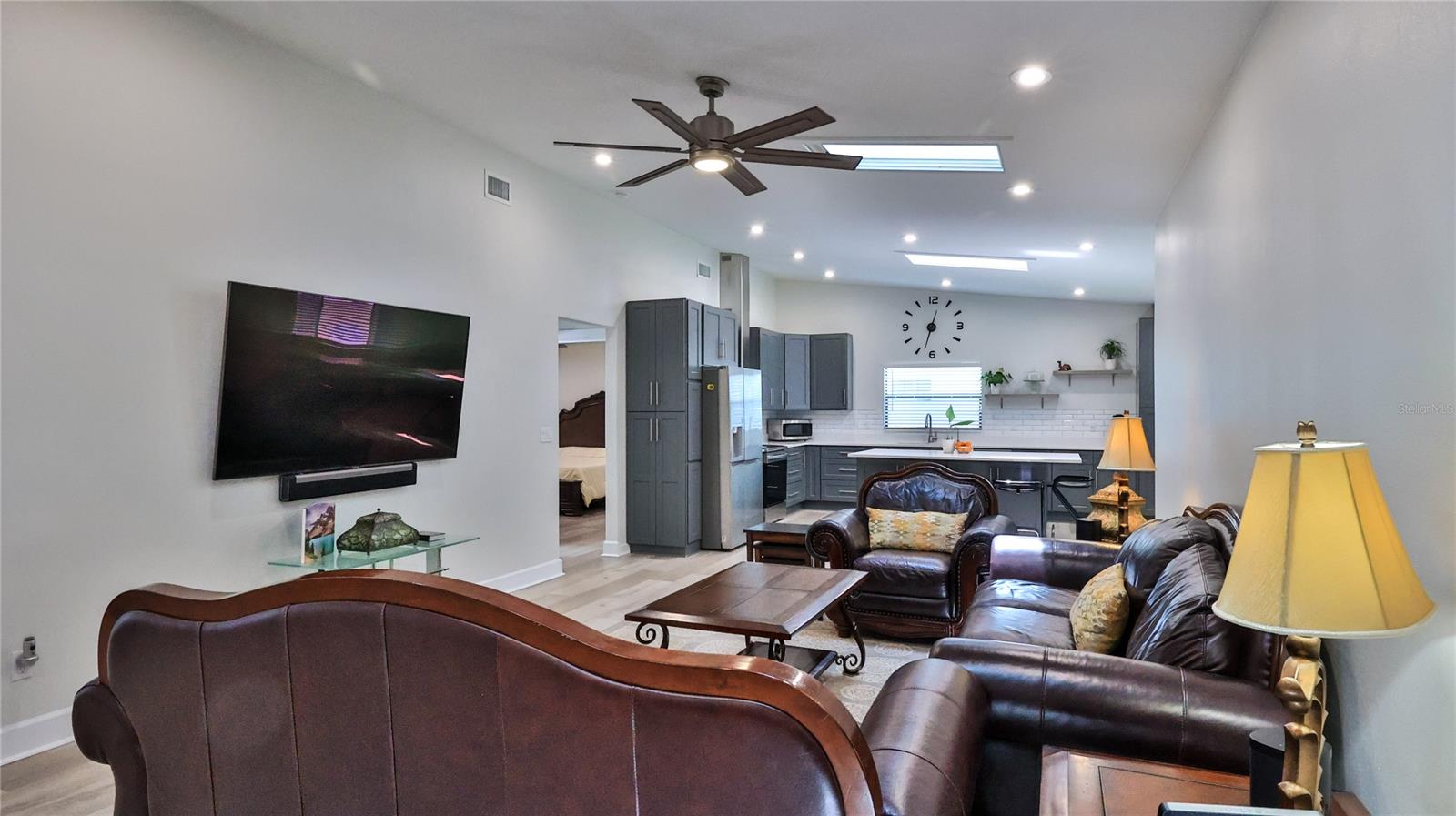 Florida Shores 01 - Residential