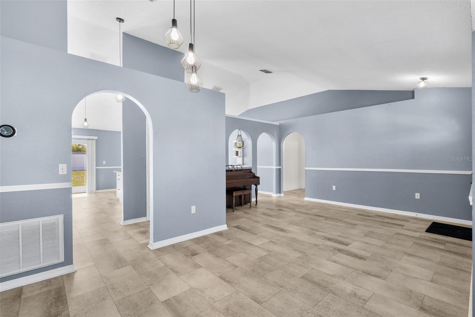 SPRING HILL - Residential