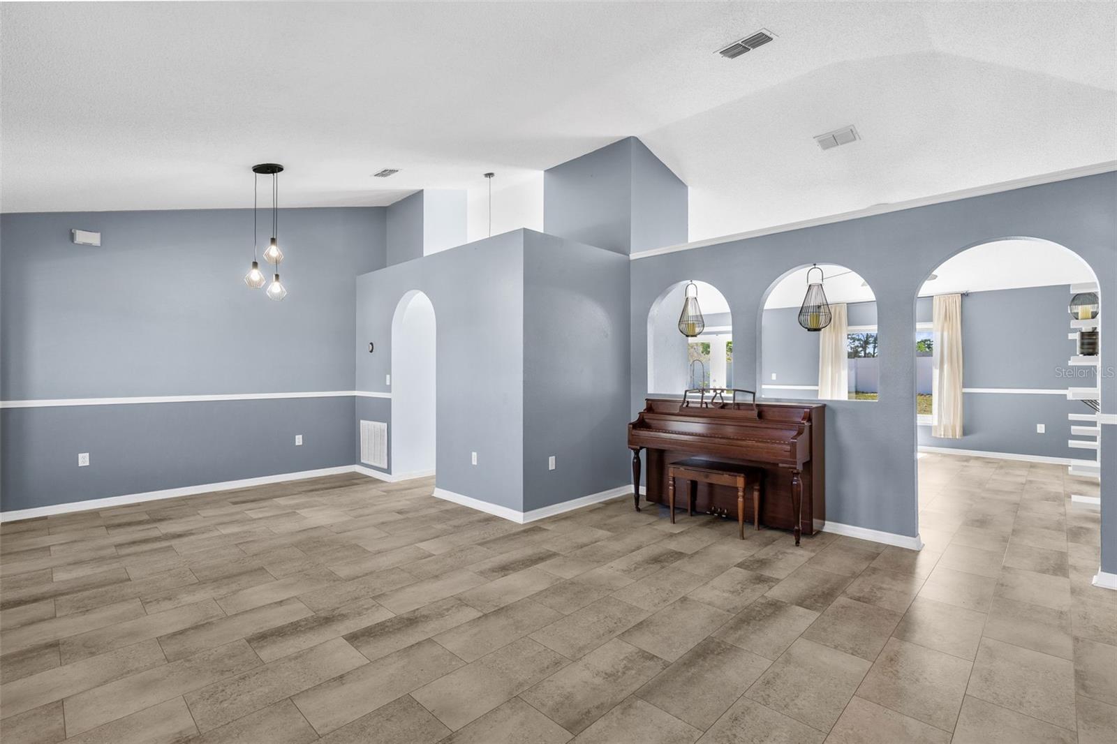 SPRING HILL - Residential