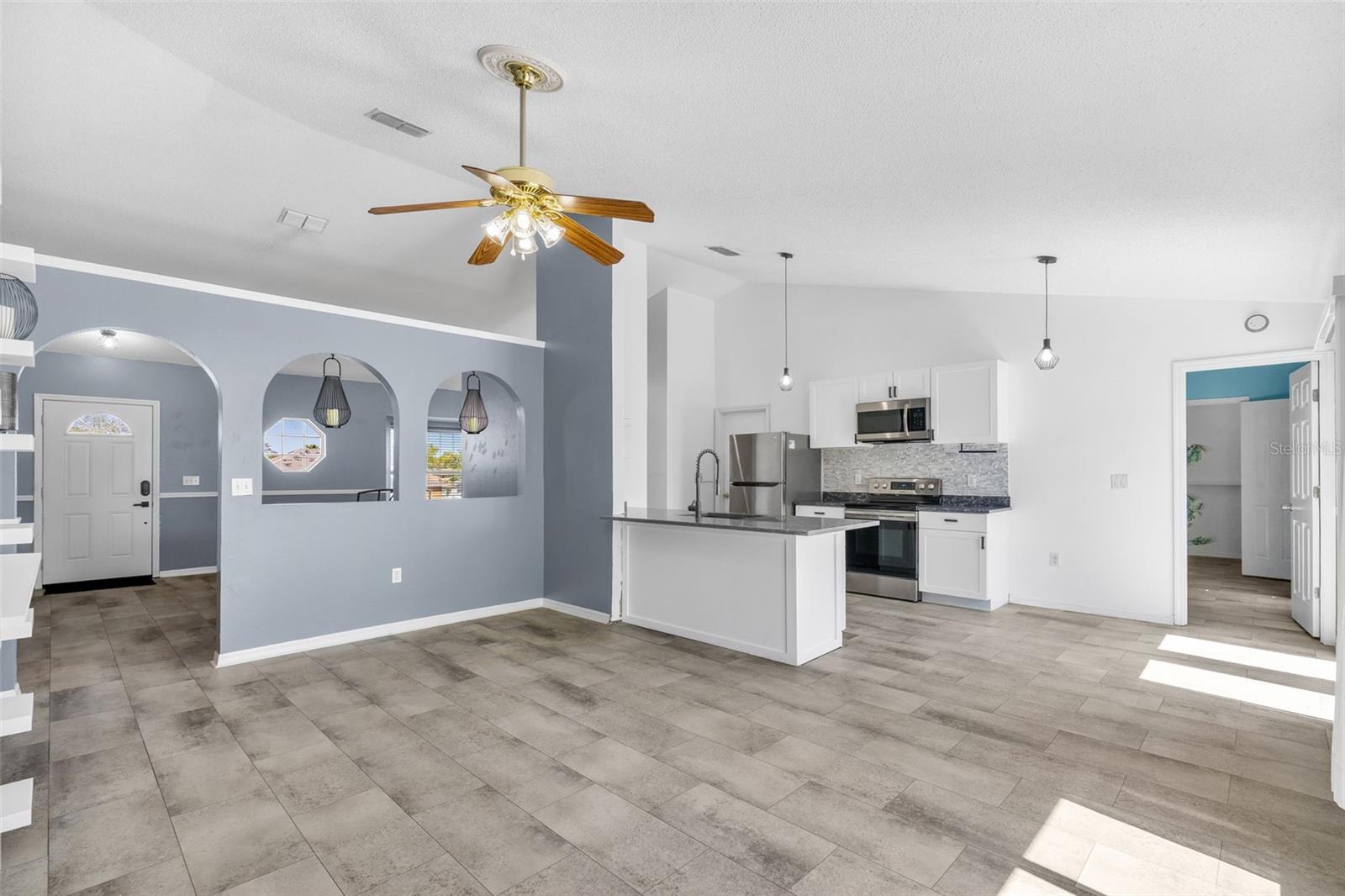 SPRING HILL - Residential