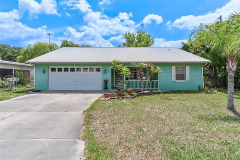 Photo of 1 Bonaire Place, Umatilla, FL 32784 (MLS # G5112063)