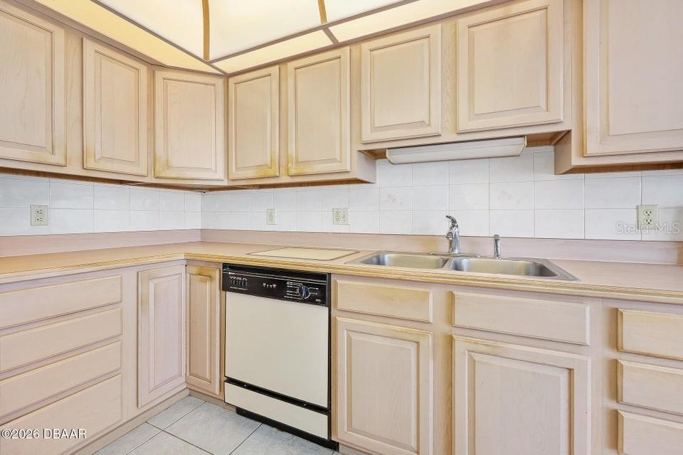 ORMOND BEACH PLAZA - Residential