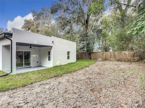 A home in DELAND