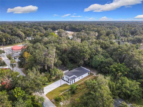 A home in DELAND