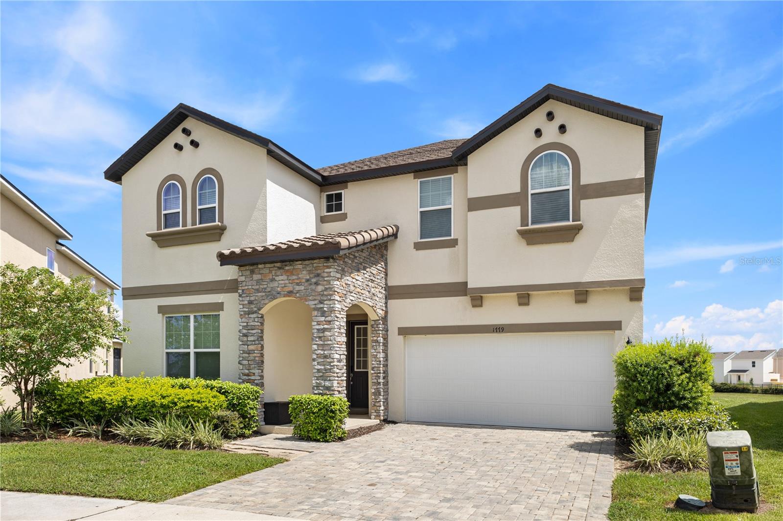 1779 TROPICAL PALMS CIRCLE