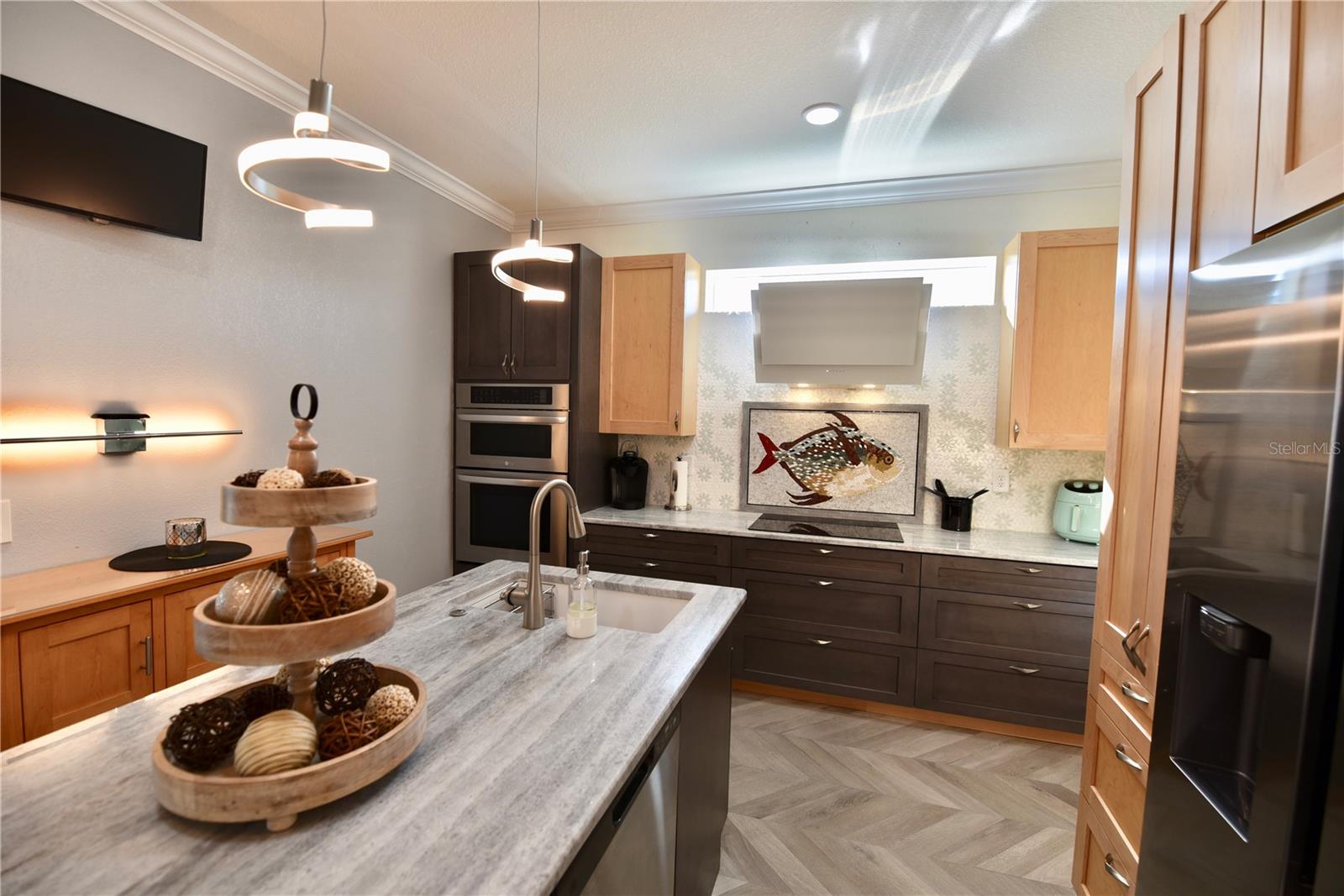 17817 WOODLAND COURT