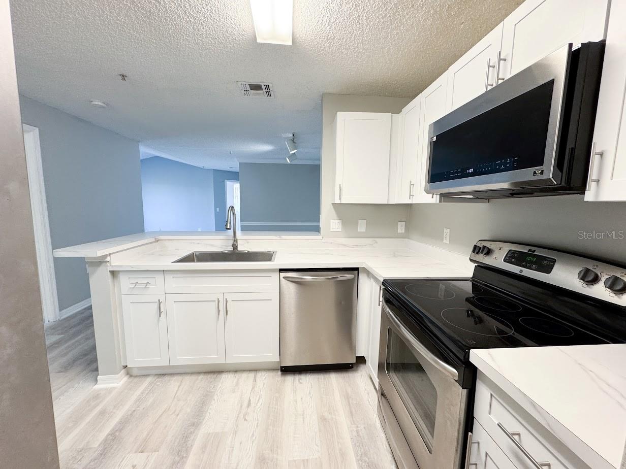 VILLAS AT LAKESIDE A CONDO - Residential