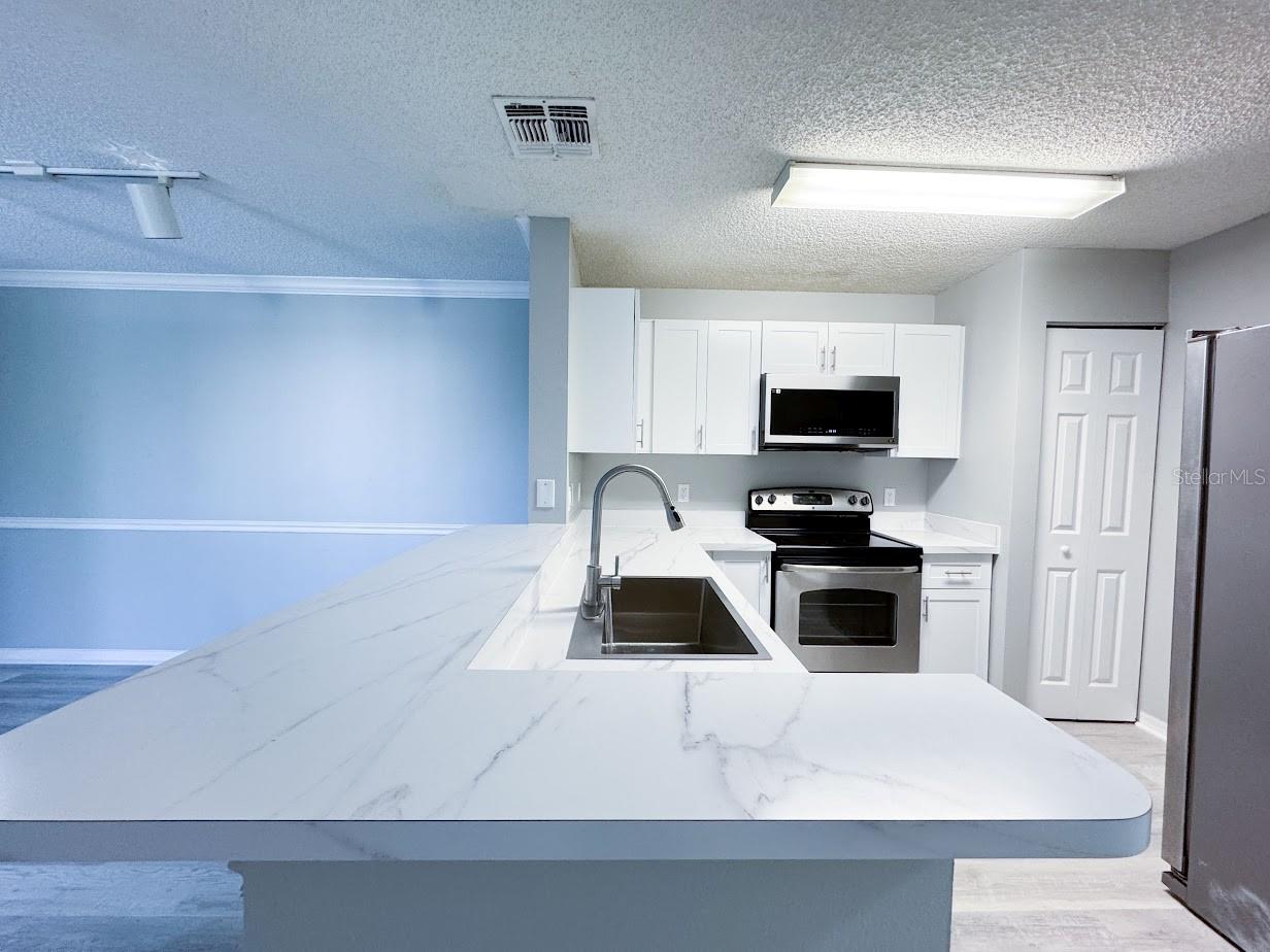 VILLAS AT LAKESIDE A CONDO - Residential