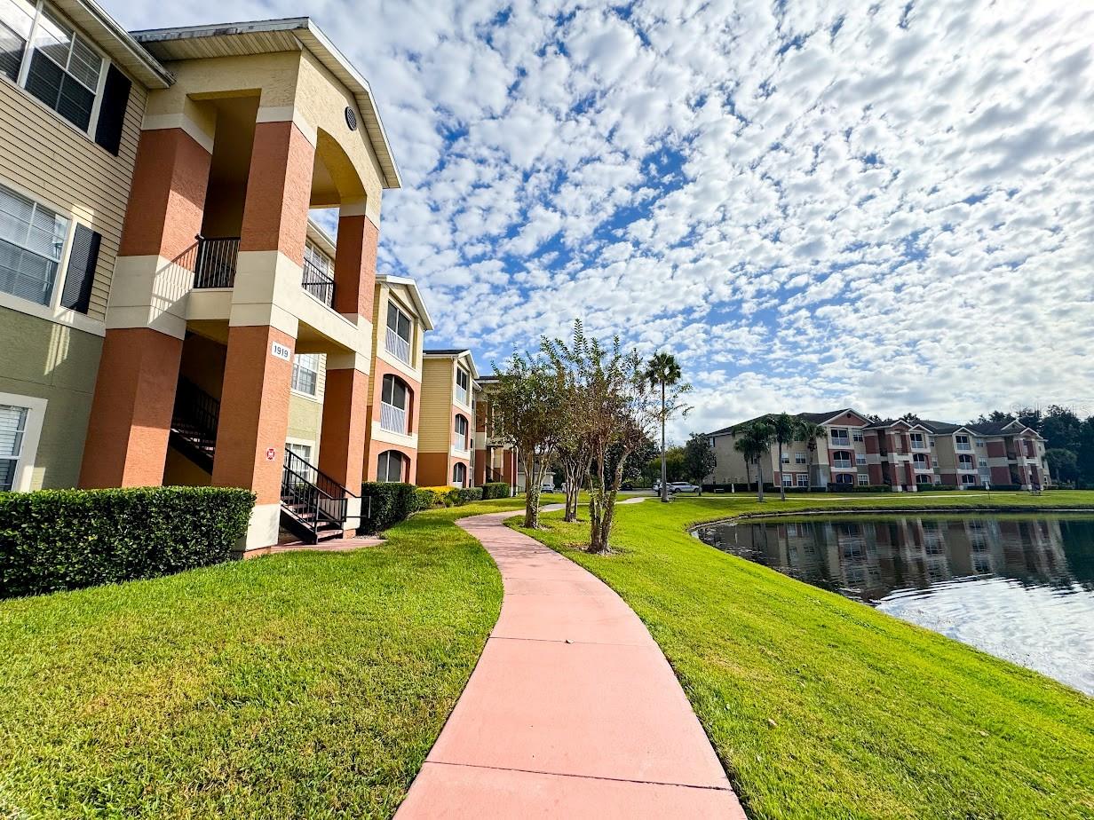 VILLAS AT LAKESIDE A CONDO - Residential