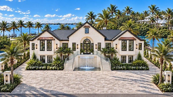 546 FREELING DR, SARASOTA, FL 34242 - Image ae3124dd8a74edcfbe45cd82c9d96459/302942507