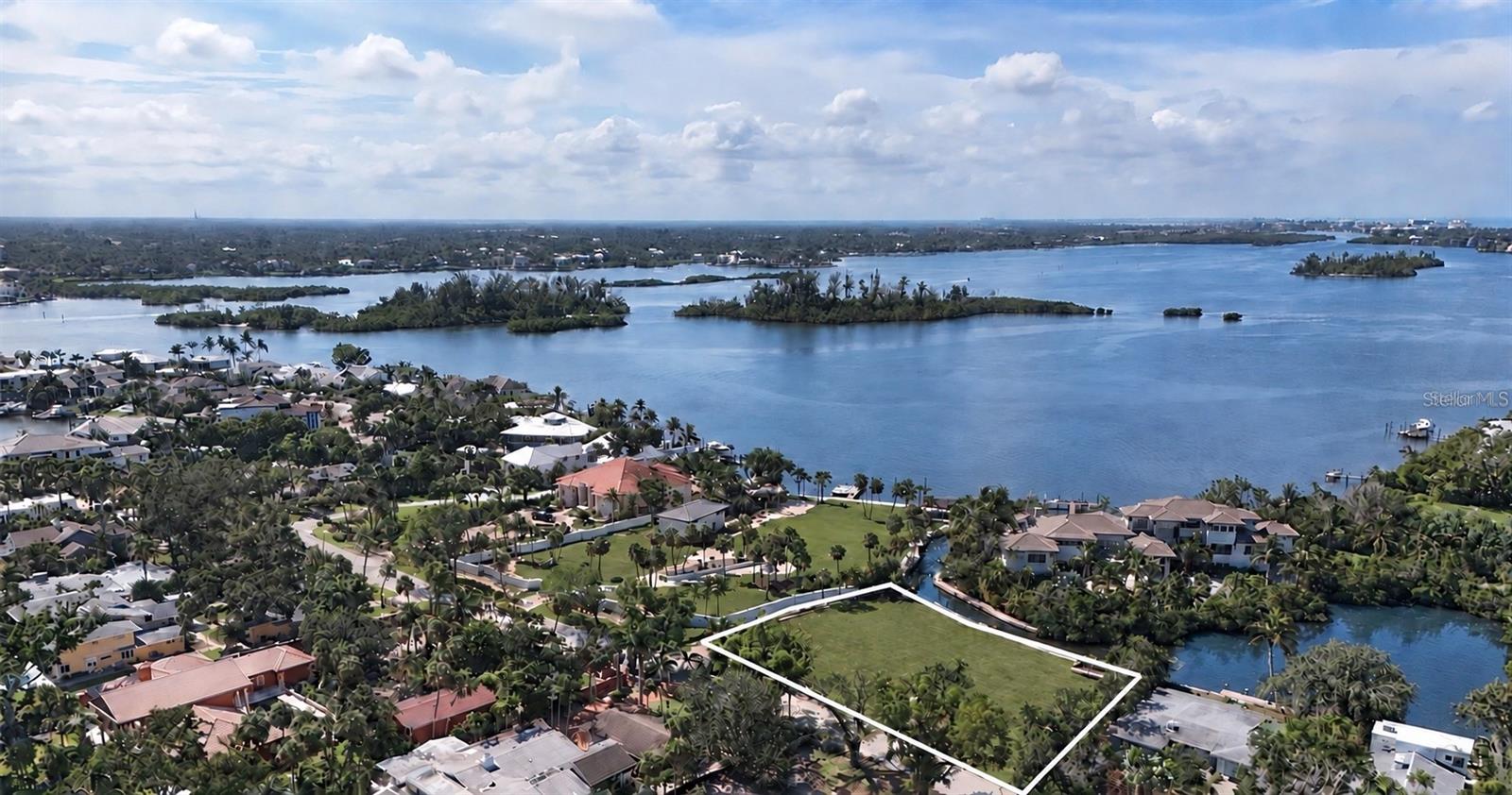 546 FREELING DRIVE, SARASOTA, FL, 34242 4 546 FREELING DRIVE