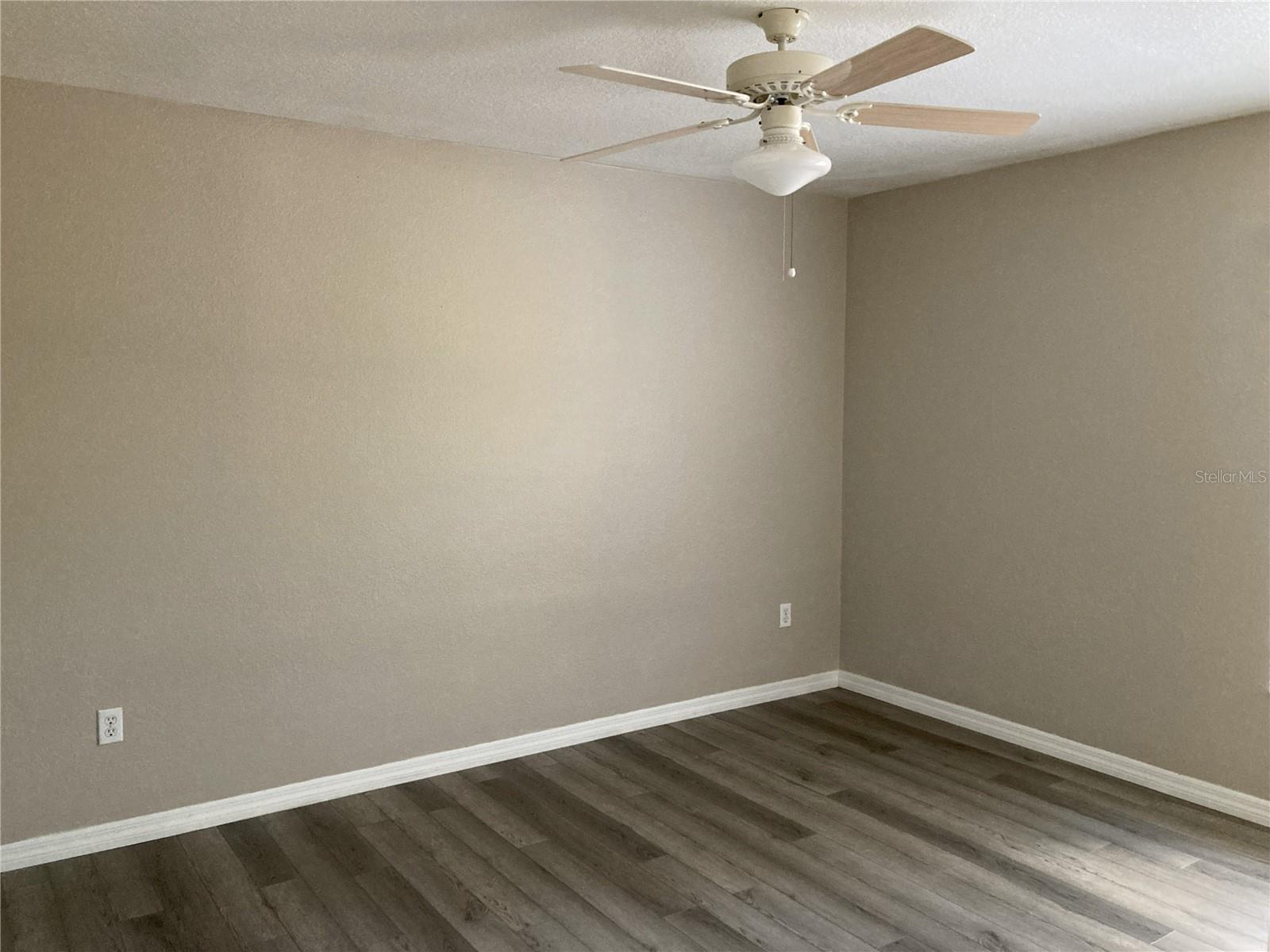 1088 / 1090 NOMAD ROAD