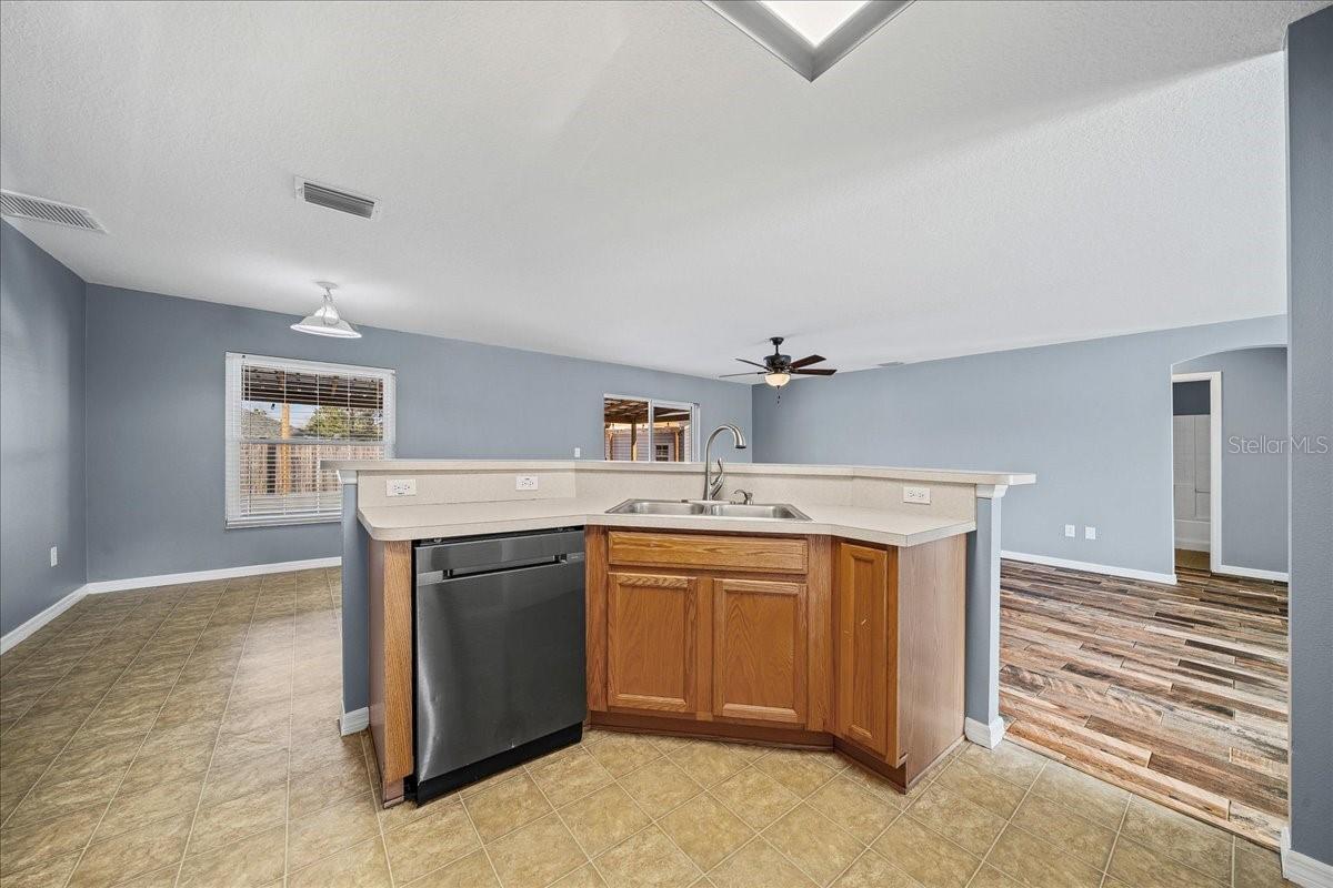 SILVER SPGS SHORES UN 24 - Residential