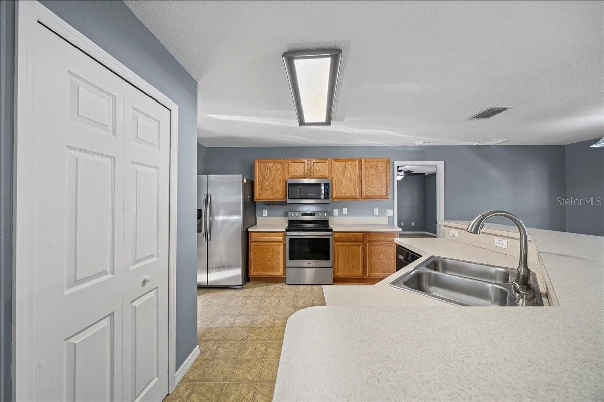 SILVER SPGS SHORES UN 24 - Residential